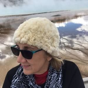 Meet your Posher, Leona